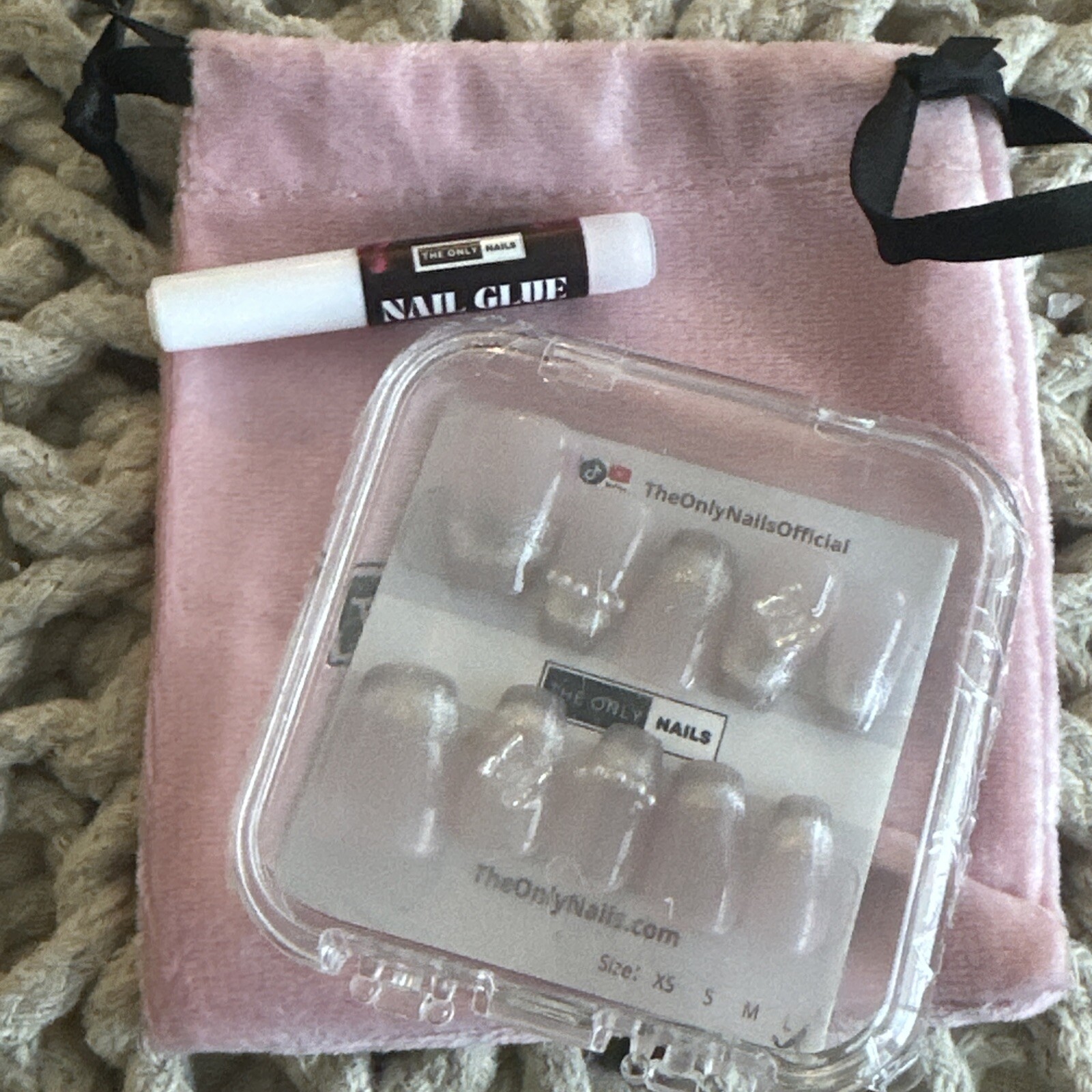 Handmade Acrylic & Gel Reusable Nails – Shimmering 3D Butterfly