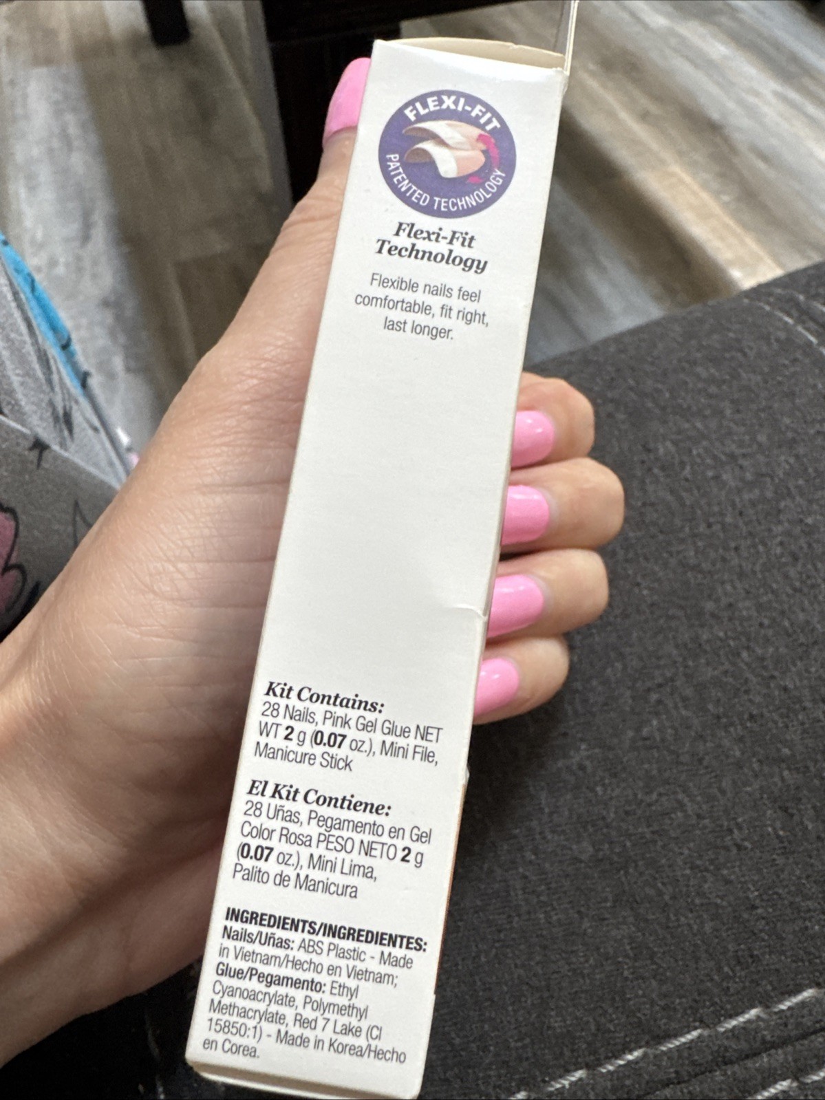 KISS REVOLUTIONARY French ACRYLIC Ultra Flexible Glue On Medium 28 Nails
