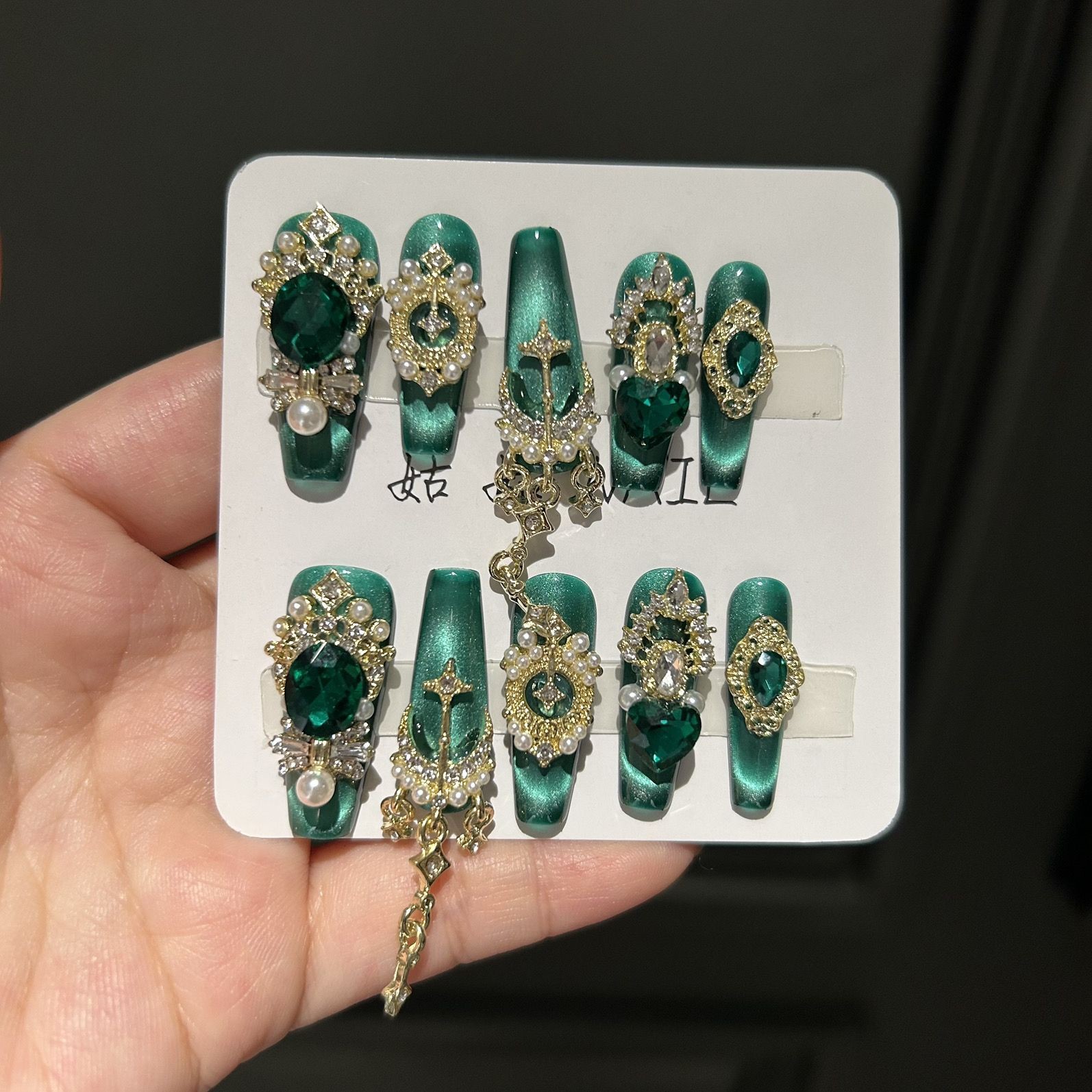 Luxury Emerald Green Cat Eye Butterfly Handmade Press On Nails