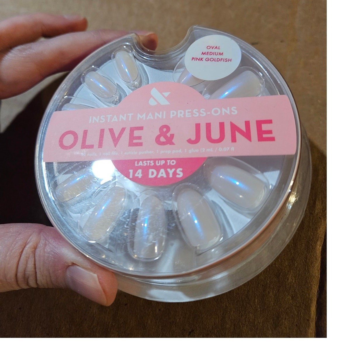 Olive & June Instant Mani Press-On Nails ~ 42PCS Oval Medium Pink Goldfish