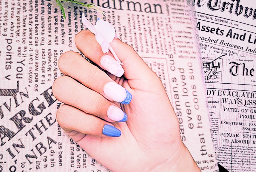 The MIMO Press on nails-Coffin White Base with Pearl Heart and 3D Pearl Lines