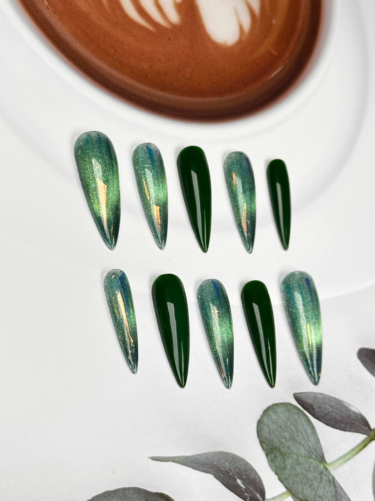 Green with Emerald Cat Eye Effect Press-On Nails