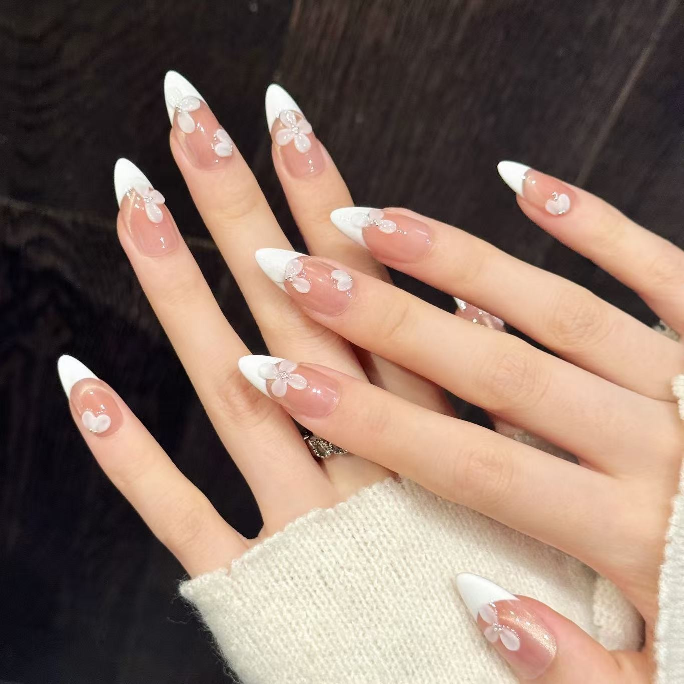 10Pcs White 3D Cream Floral Carved Press On Nails French Style For Wedding Daily