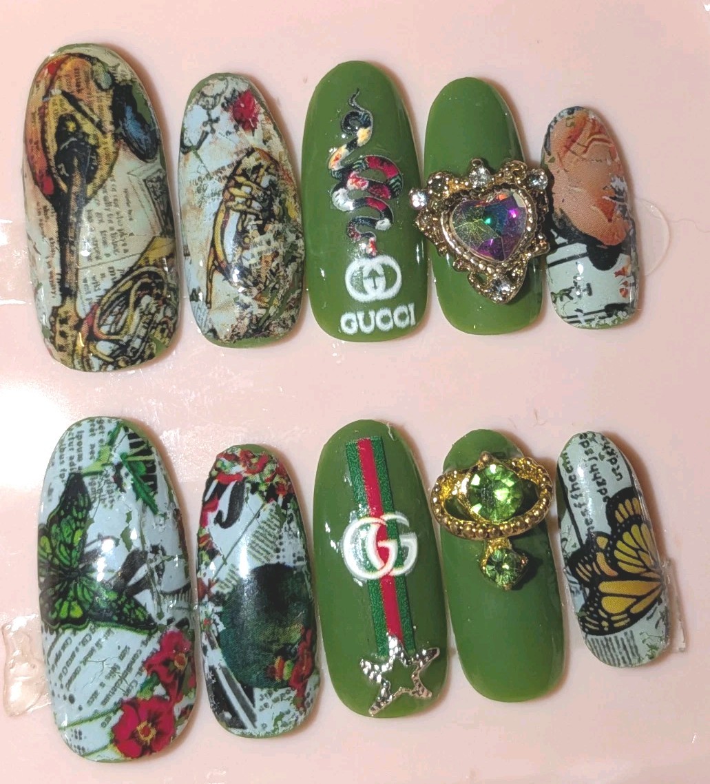 Printed custom decorative 10pc short acrylic press on nails sz medium Glue…