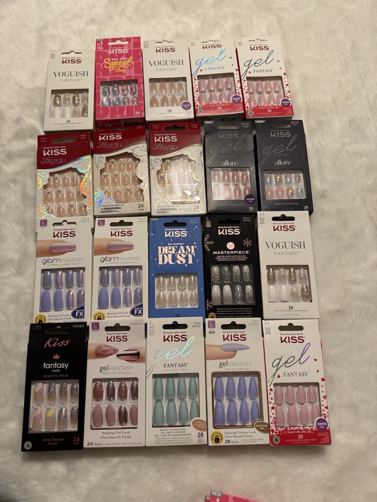 ( lot of 300 )sets of KISS NAILS, Assorted Press-On Nail
