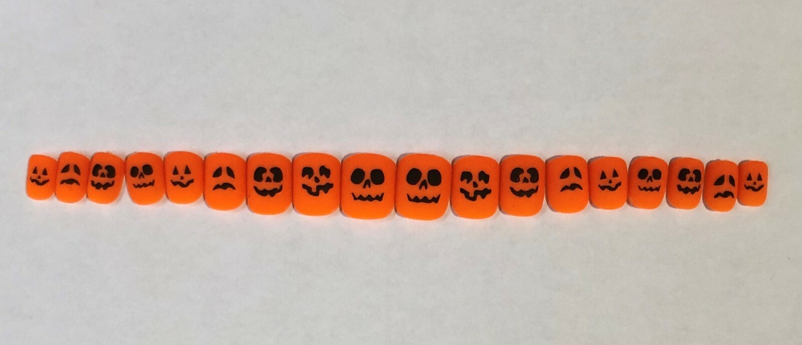 Halloween Nails, Bright Orange Pumpkins – (Set of 18 sizes 0-8) Short Square