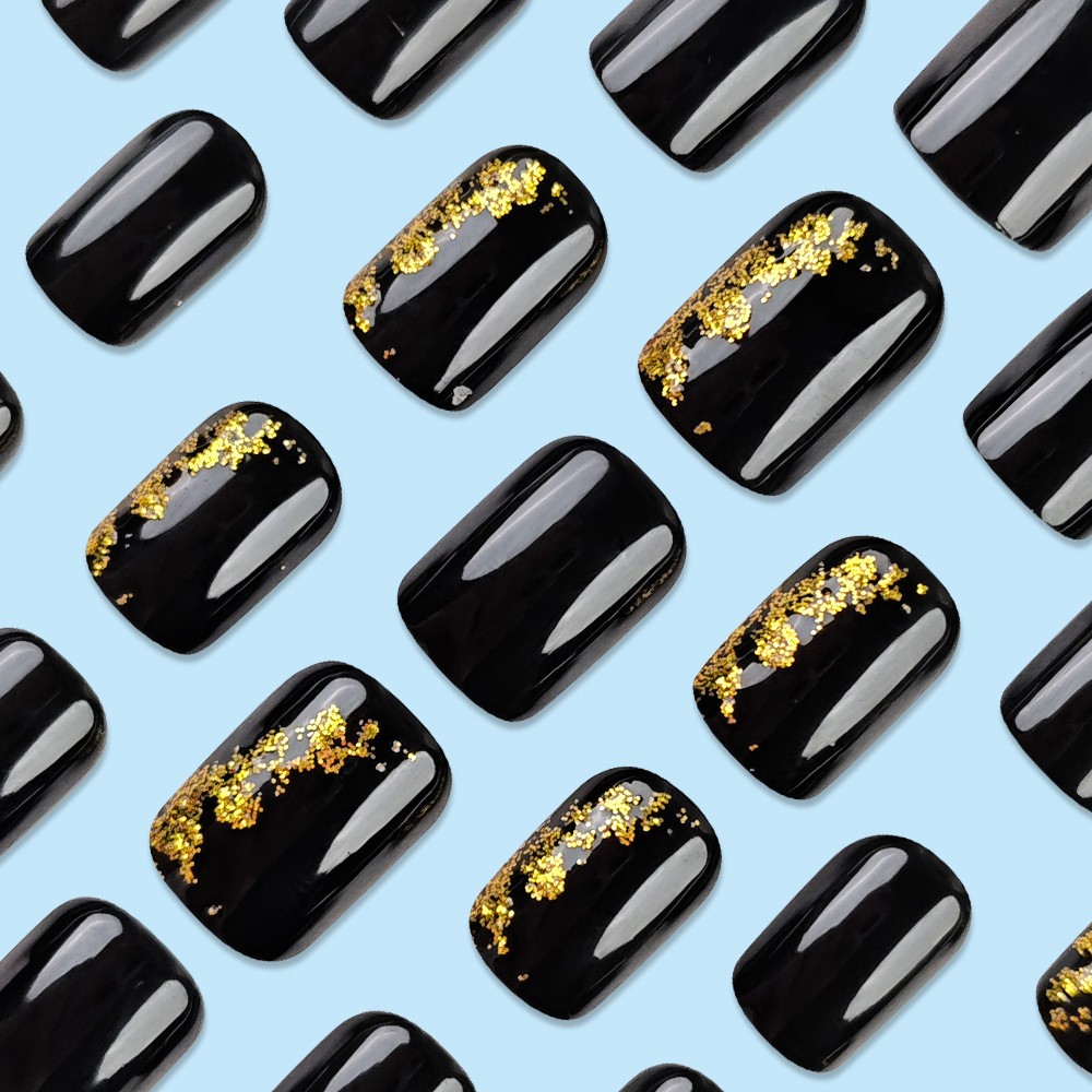 24 Pieces Of Short Square Acrylic Nail Stickers – Black False Nails With Gold Fo