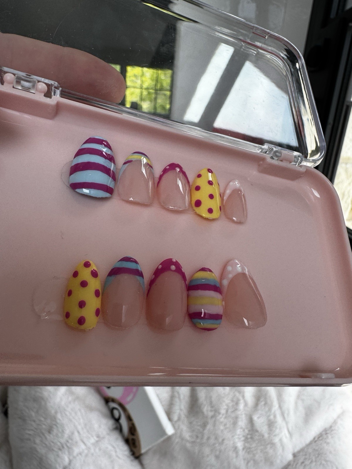 custom press on nails dm your designs & separate pictures of your fingers