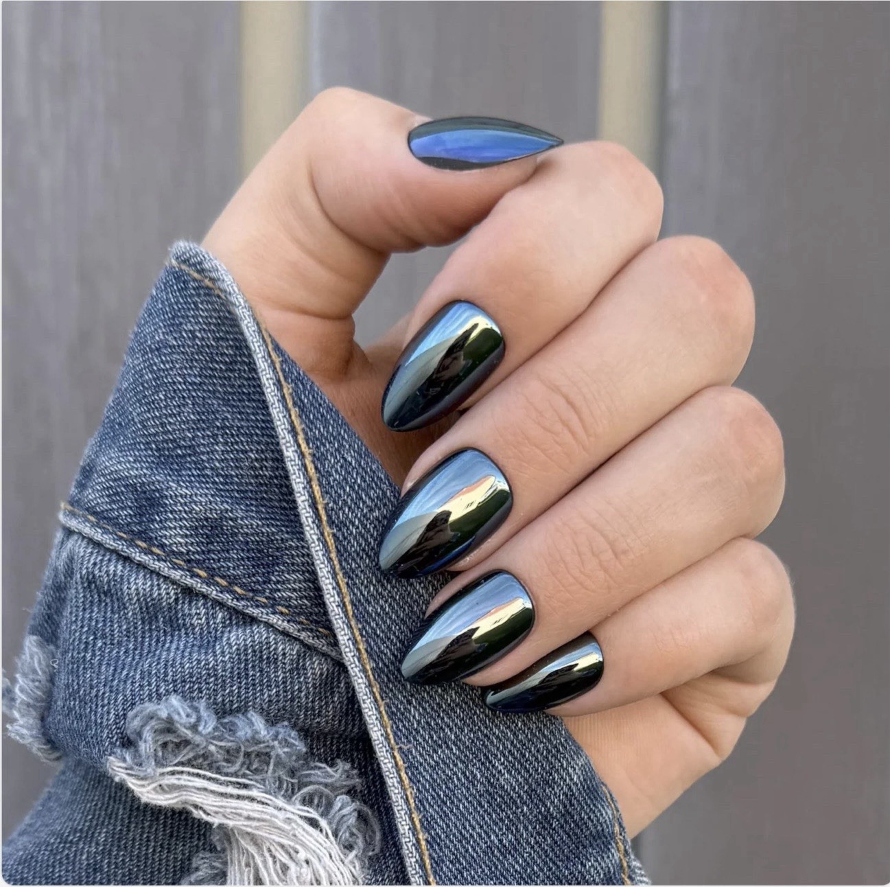 Hello Love Press-On Nails Almond Chrome Women Of The Knight- Set Of 2
