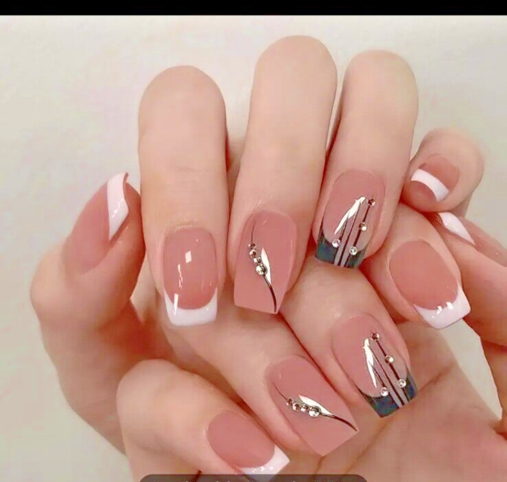 DO-IT-YOURSELF 24Pcs Glossy Press On Nails Nude Square French Tip Medium Length
