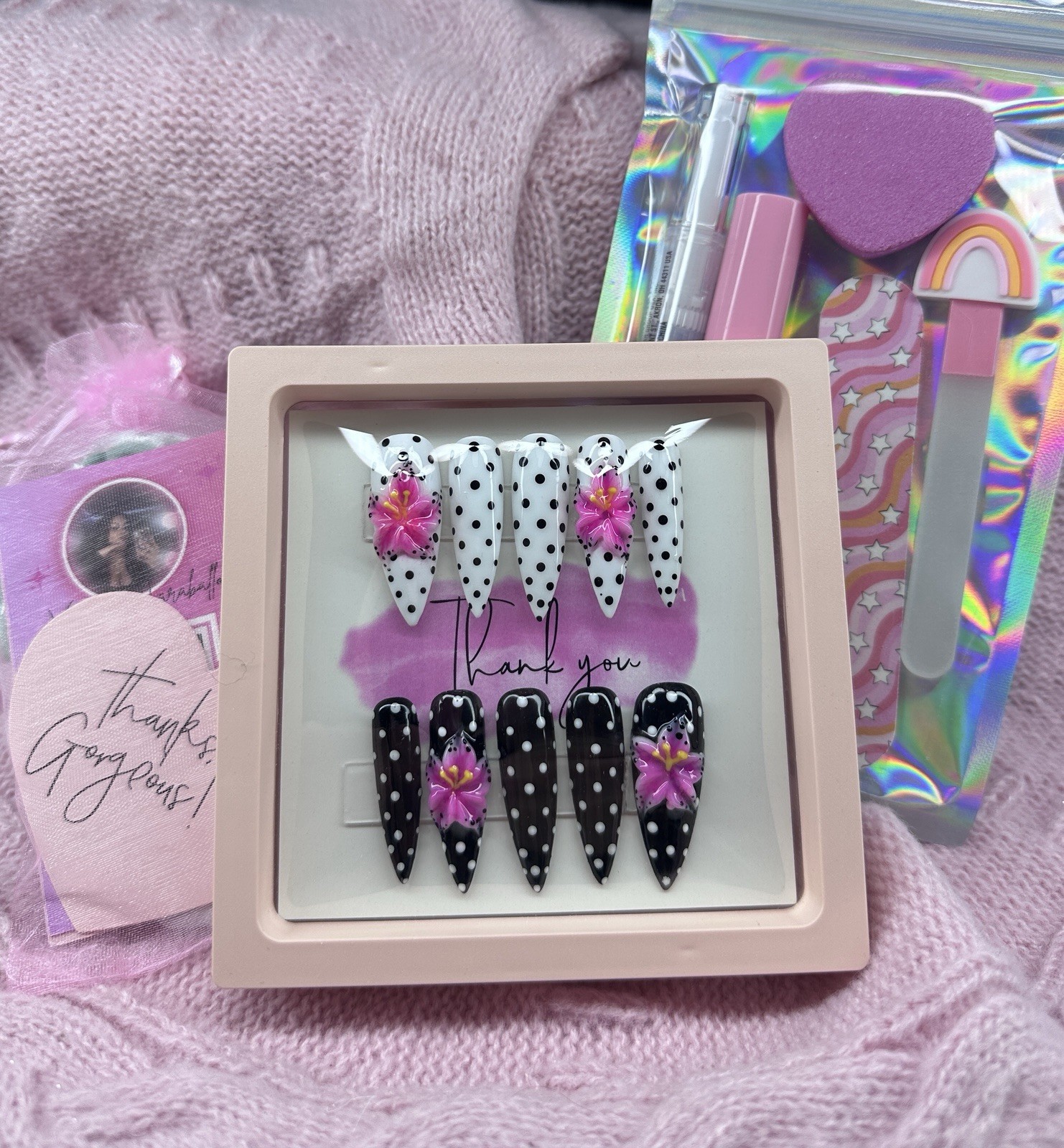 Stilleto Press-On Nails Black And White XL Glue Included