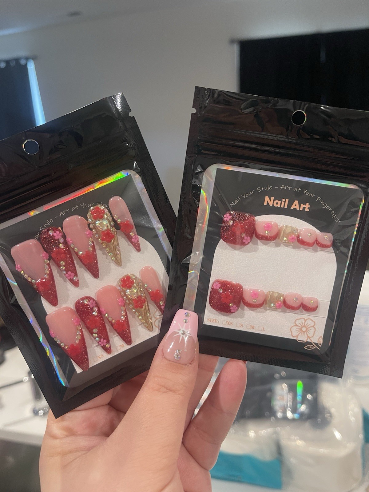 Press-On Nails Medium Stiletto Pink/Red/Gold Glitter 3D Flower 2 Packs