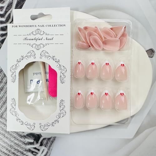 Valentine’s Day Press on Nails Short Almond Heart Fake style30-red heart almond