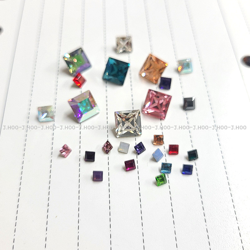 Swarovski 4428 XILION Square Fancy Stone 4mm (10pcs)