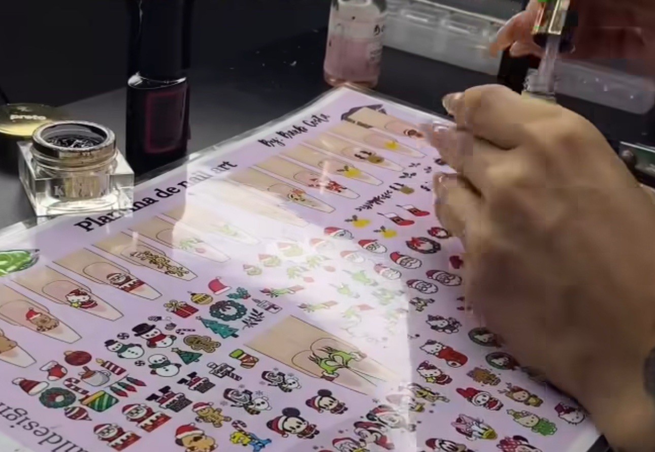 Grinch Christmas Cartoon nail art sheet reusable Gel Nail Polish sticker Designs