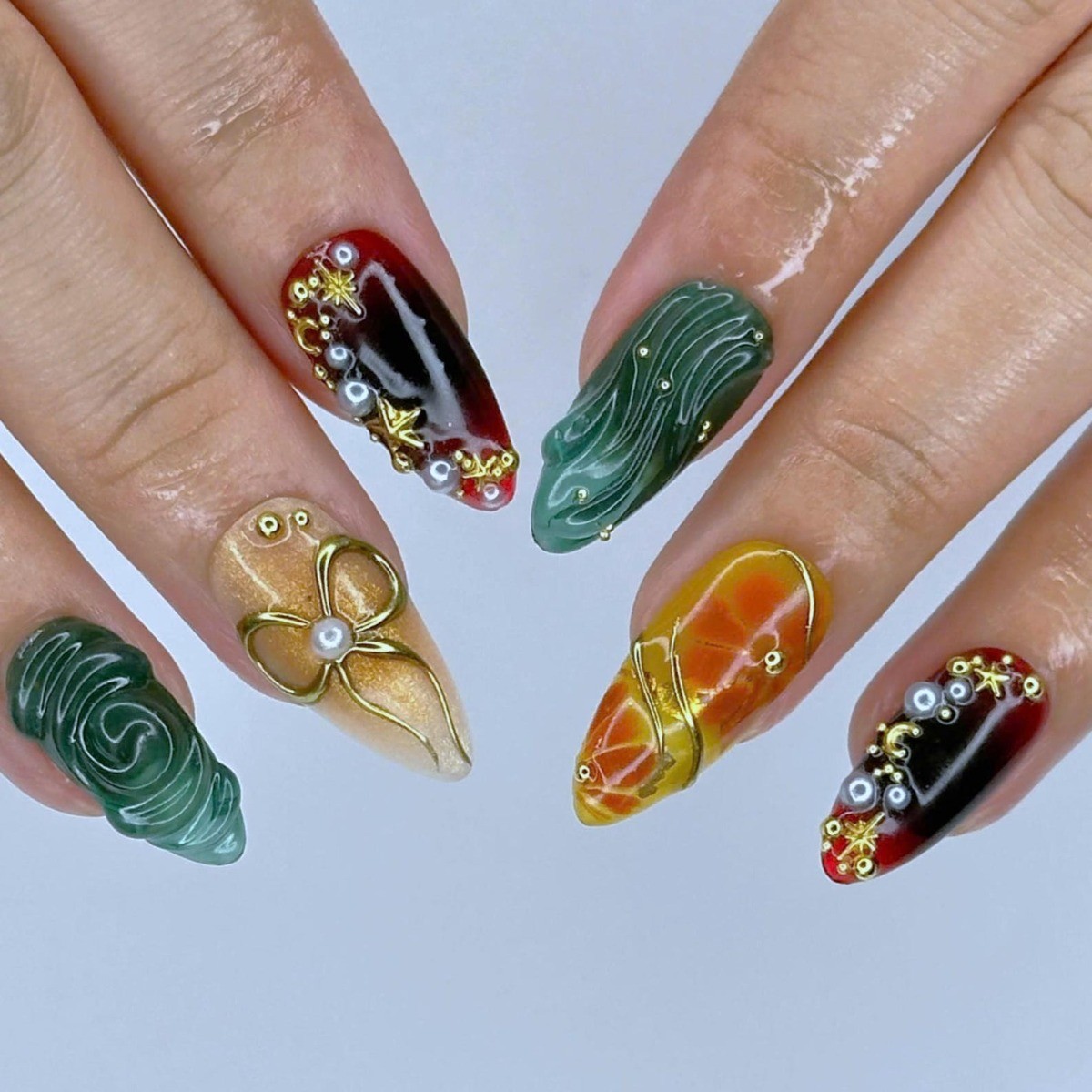 Yellow Green Handmade Press on Nails Gold Line Bow Pearl Star Trendy Fake Nails