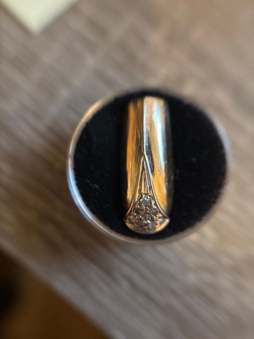 Vintage 1980s 14K Gold Fingernail with 8 – .02 Diamonds – NEW
