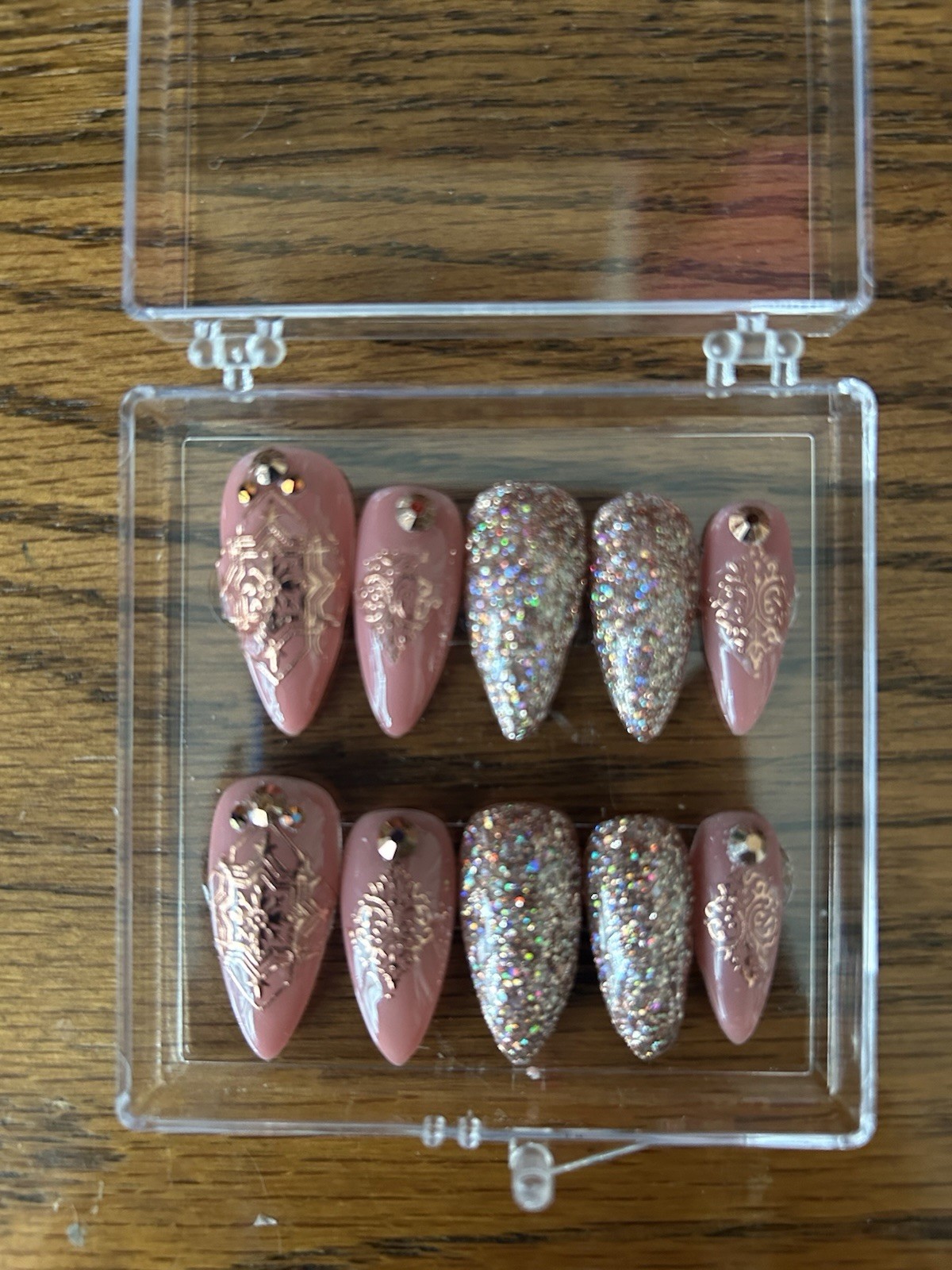 Z NAILZ! Handmade M Stiletto Flesh Tone/glitter Press On Nails