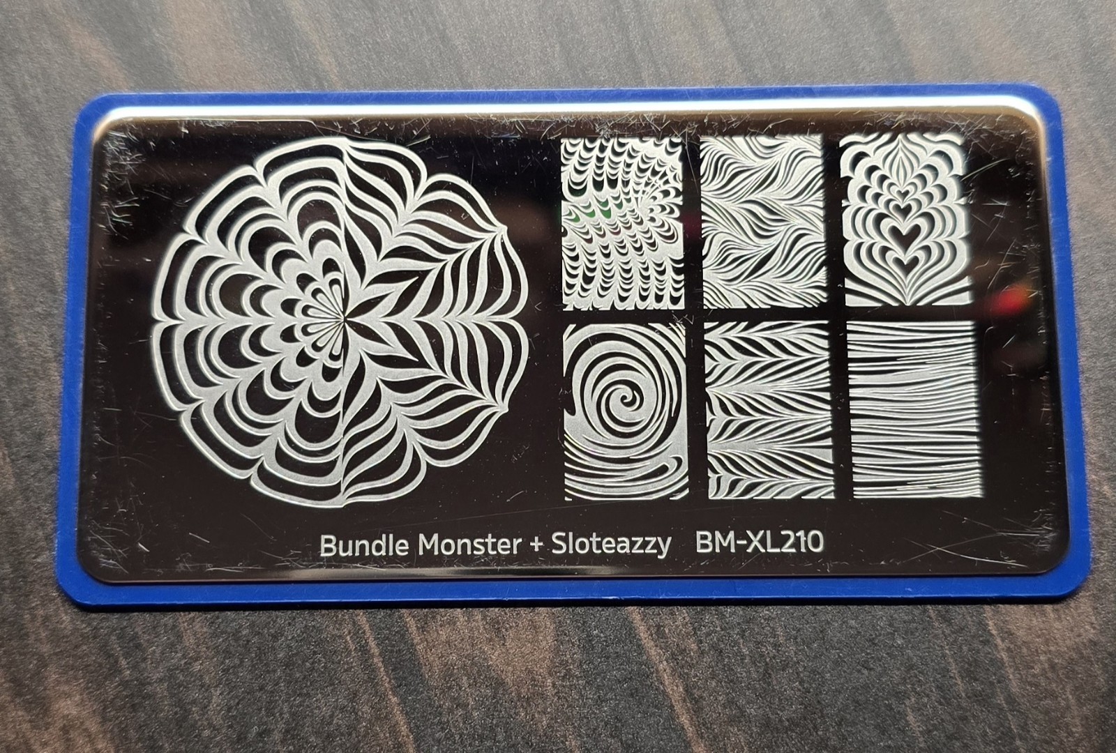 BM-XL210 Maniology Bundle Monster x Sloteazzy Swirl Stripe nail stamp plate Htf