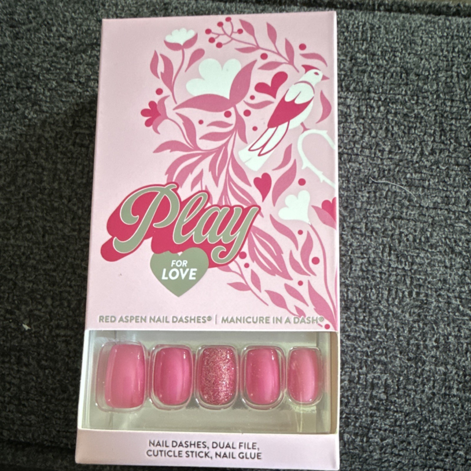 Play Nail Dashes Press-On Nails Short Square Pink Glitter Love, Glue Included