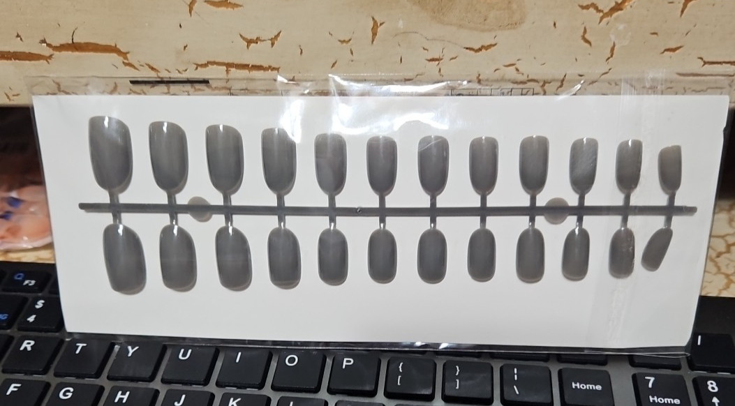 24 Pcs Press-On Nails Medium Glossy – Solid Gray – Looks Like Gel Nails