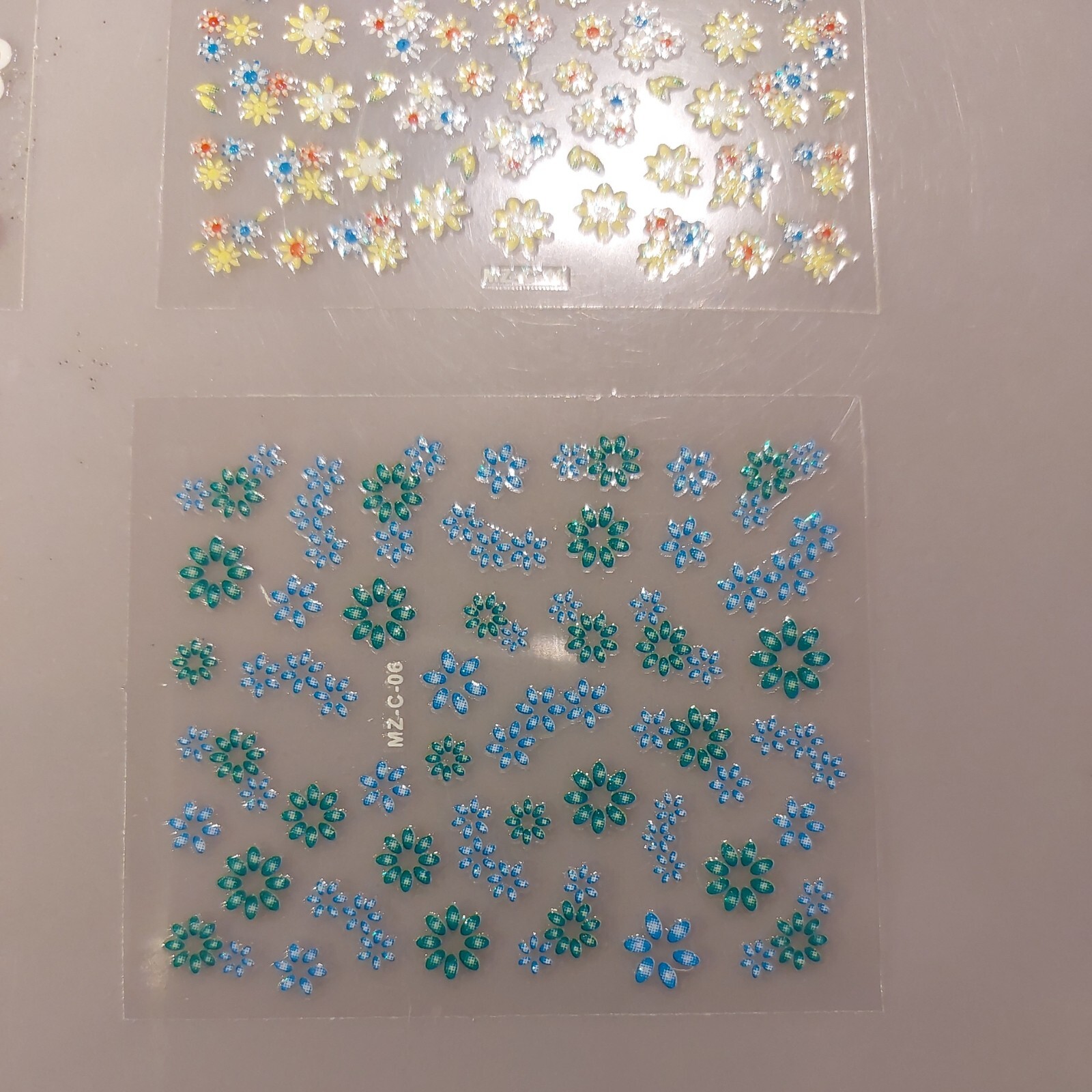 6 X Small Sheets Of Colour Nail Art Stickers (Dn370) New