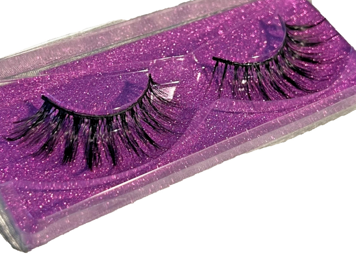 💖 Neon Luxe Beauty Gift Box – Bold Duck Bill Glam 💚