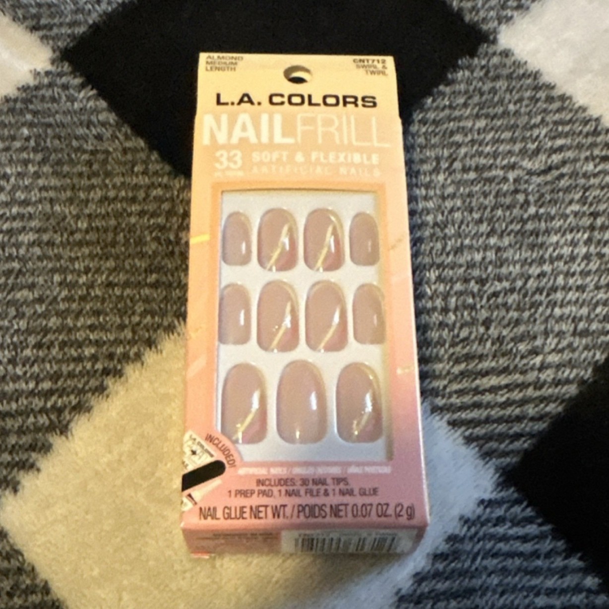L.A. COLORS Press-On Nails Pink Shiny Almond Medium Swirl & Twirl Glue Included