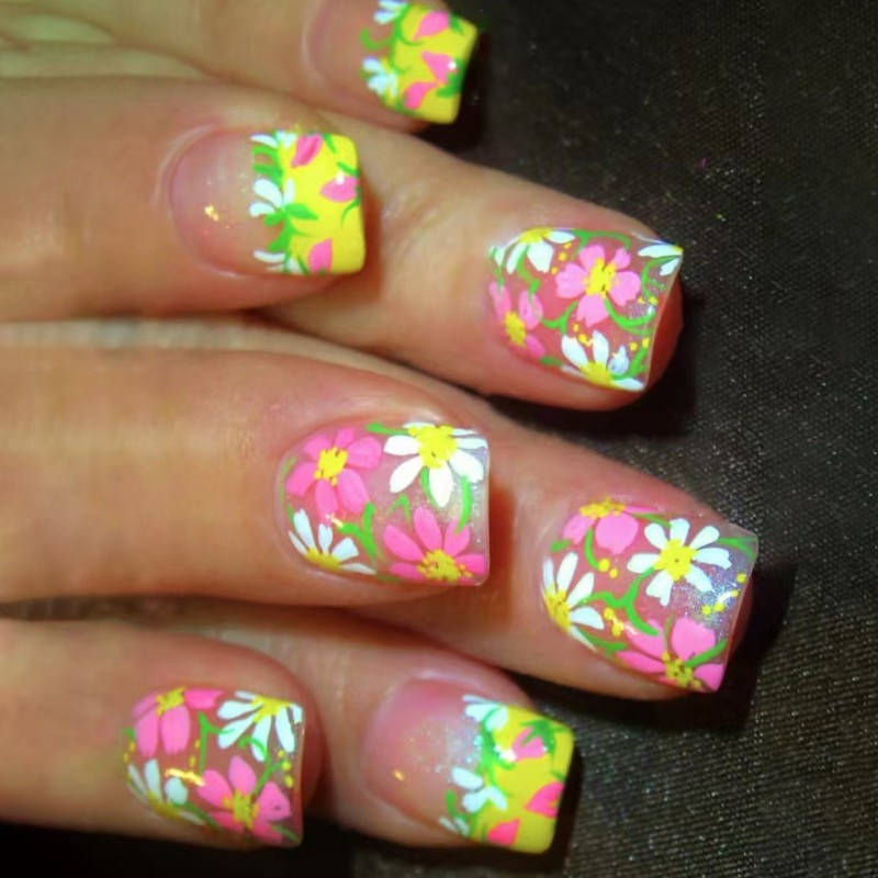 24 Pieces Short Square False Nail Fashionable Flower Press on Nail for Women