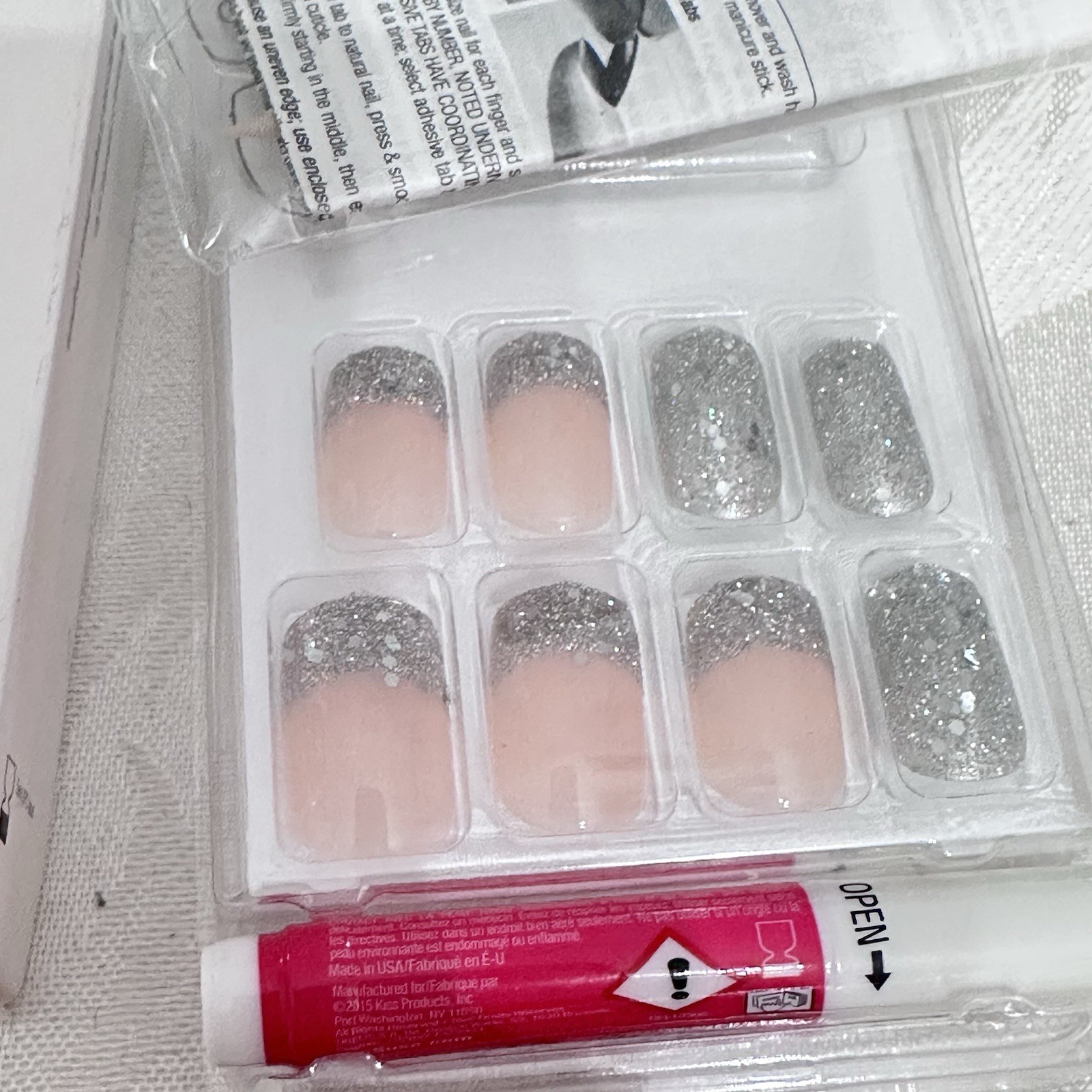 KISS Nails Medium Length Gel Fantasy, Glitter 24 Nails smooth Finish Square