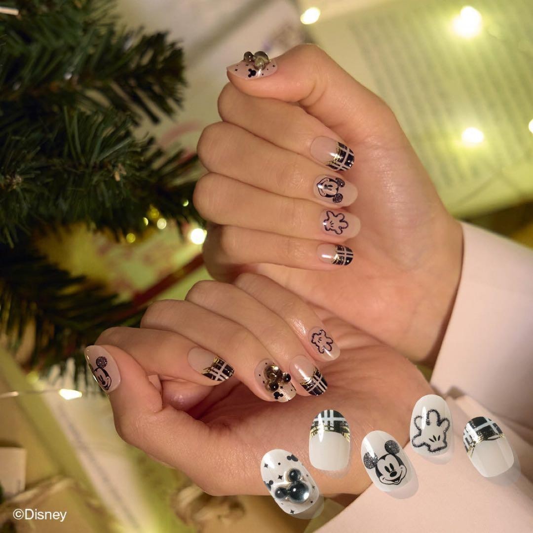 ohora x Disney Mickey Mouse Holiday Nail Sticker Set + Gel Lamp