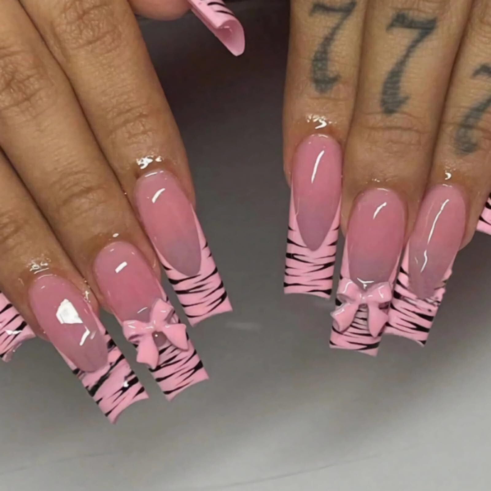Press On Nails – Zebra French Tip Pink Bow Design 24Pcs