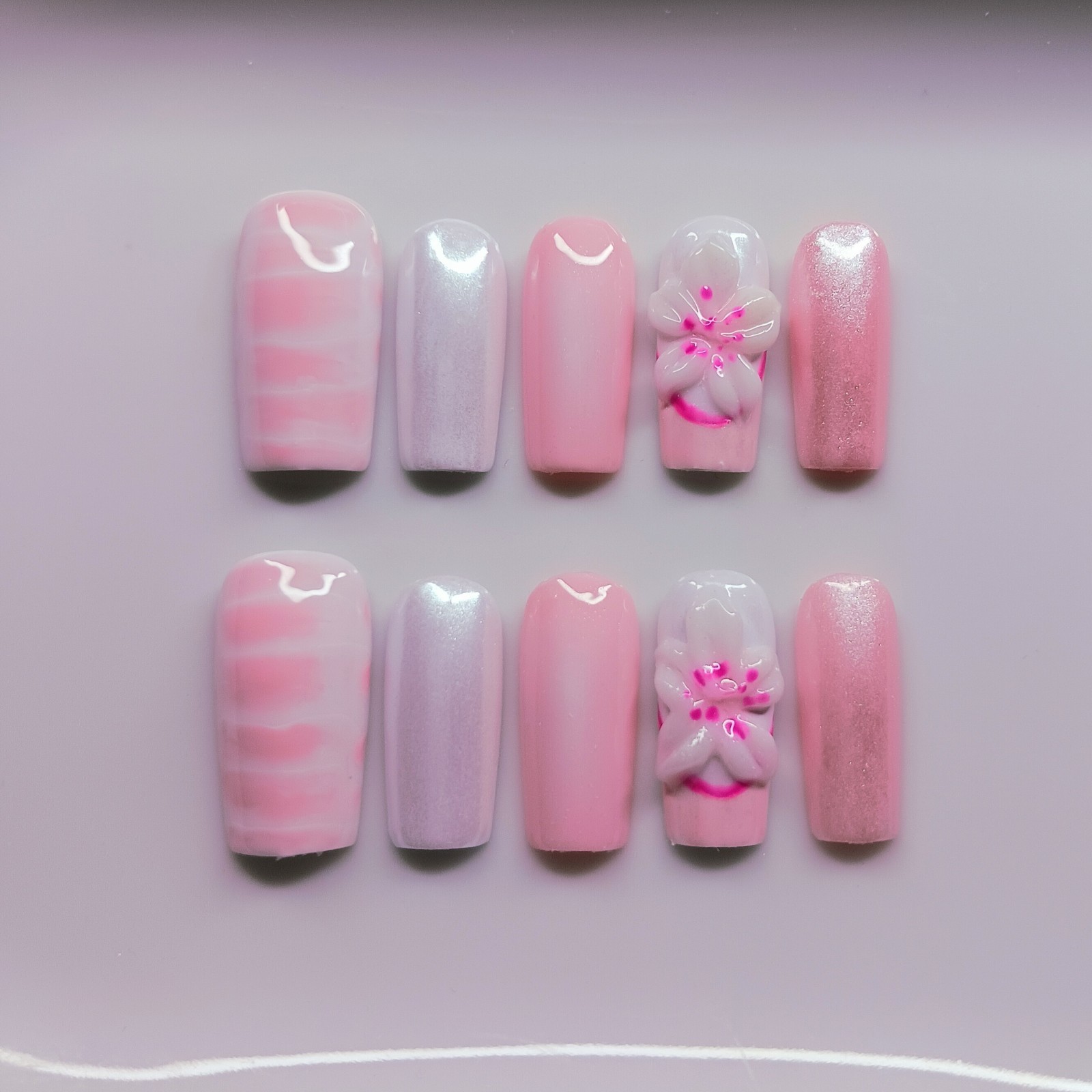 Pink and white Handmade press-on nails 10pcs set Diy Reusable Size M