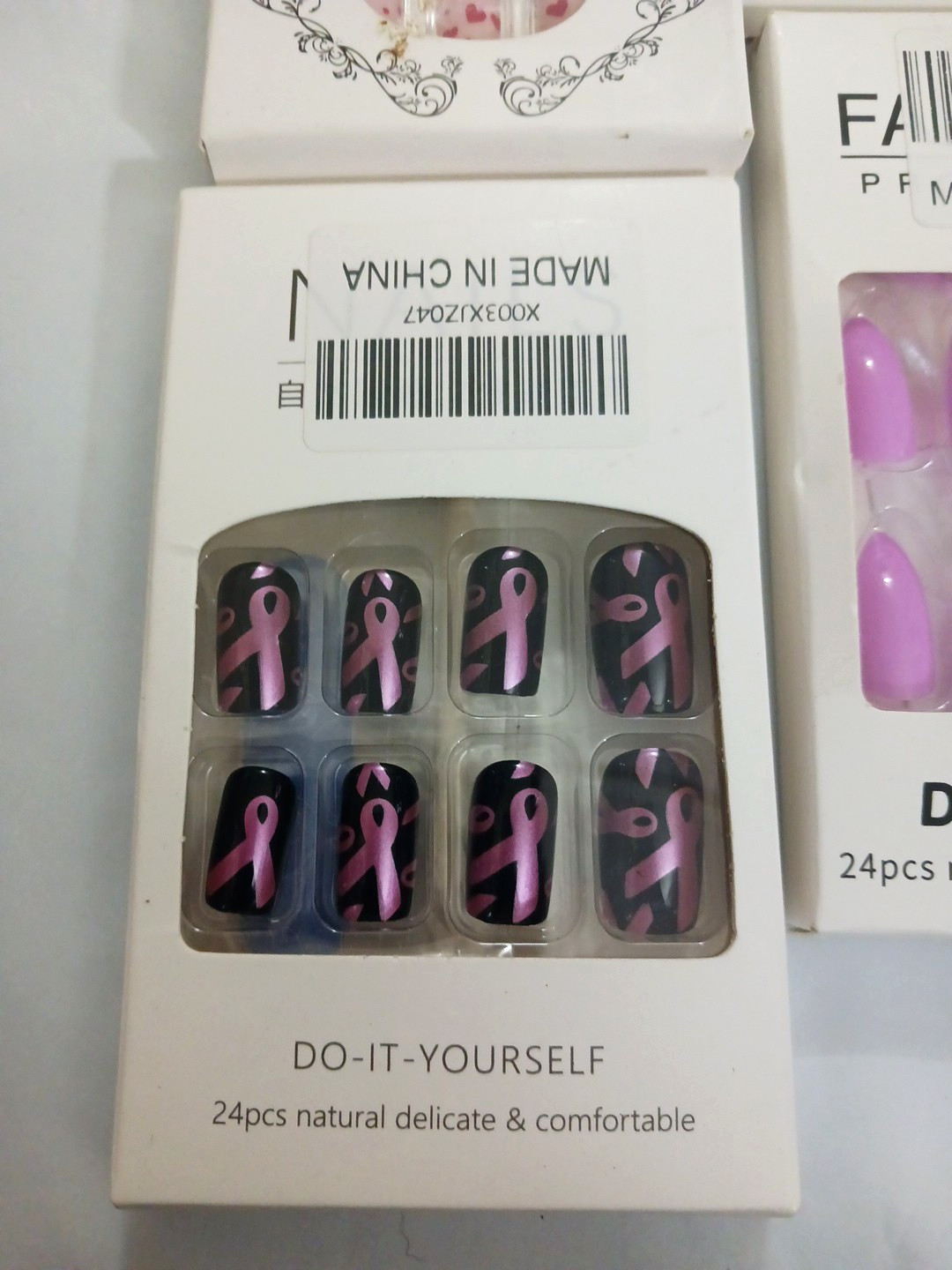 Press On Nails. Large lot of fingernails. Patterns, colors, french tips, metalic