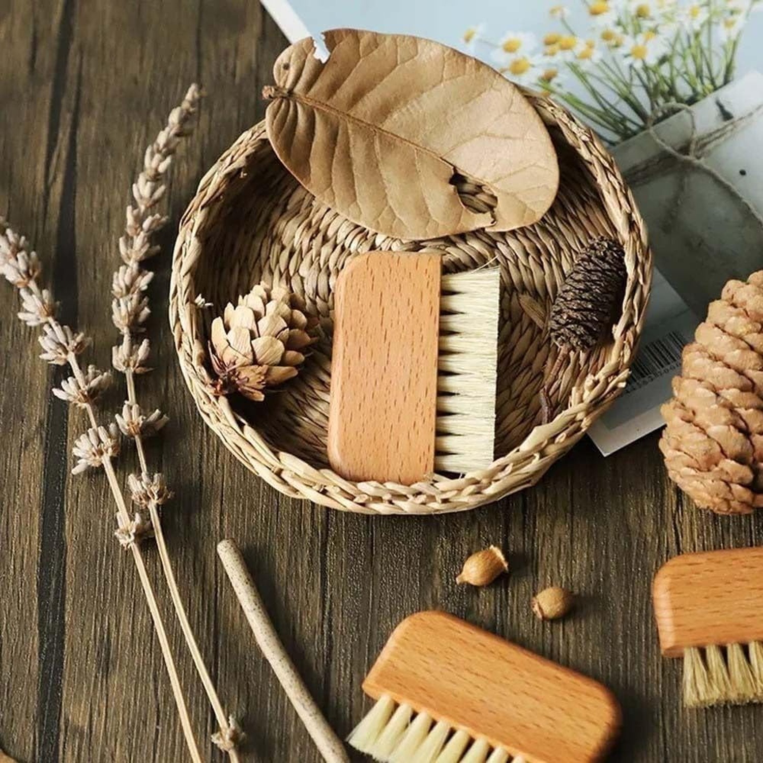 Brown Wooden Nail Brush, Natural Beech Wood Bristle Nail Brush Non-Slip Finge…