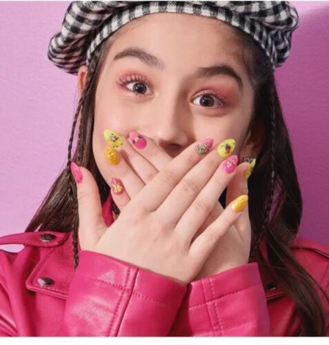 Cool Maker Go Glam Nail Surprise Press on Manicure Set