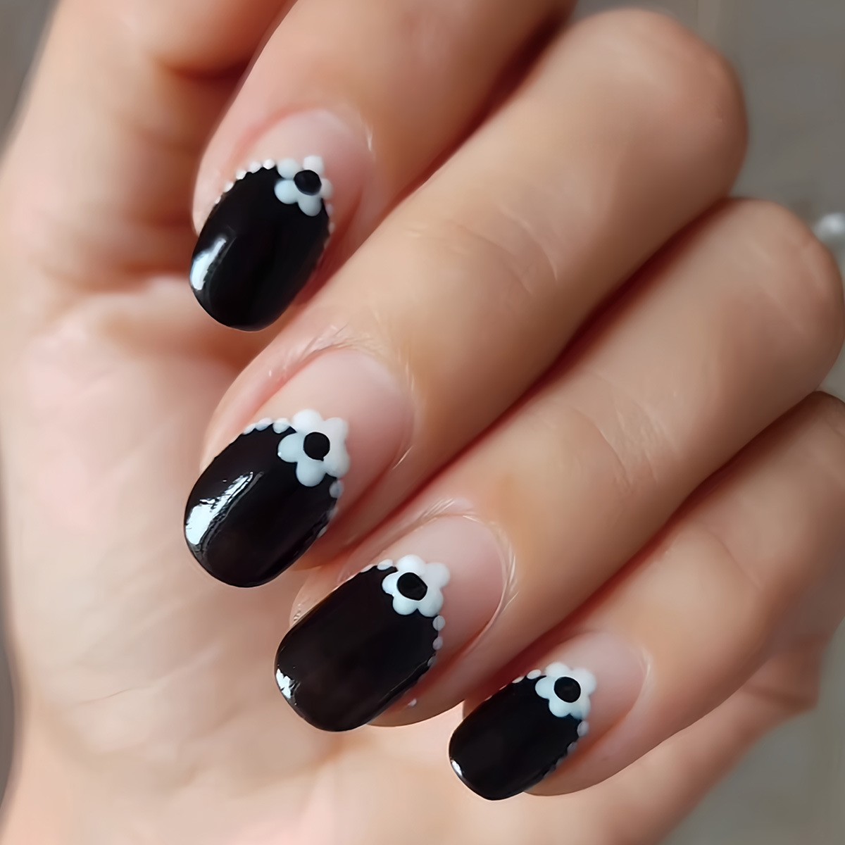 Black White Daisy Polka Dot French Retro INS Style Press On Nails Wholesale