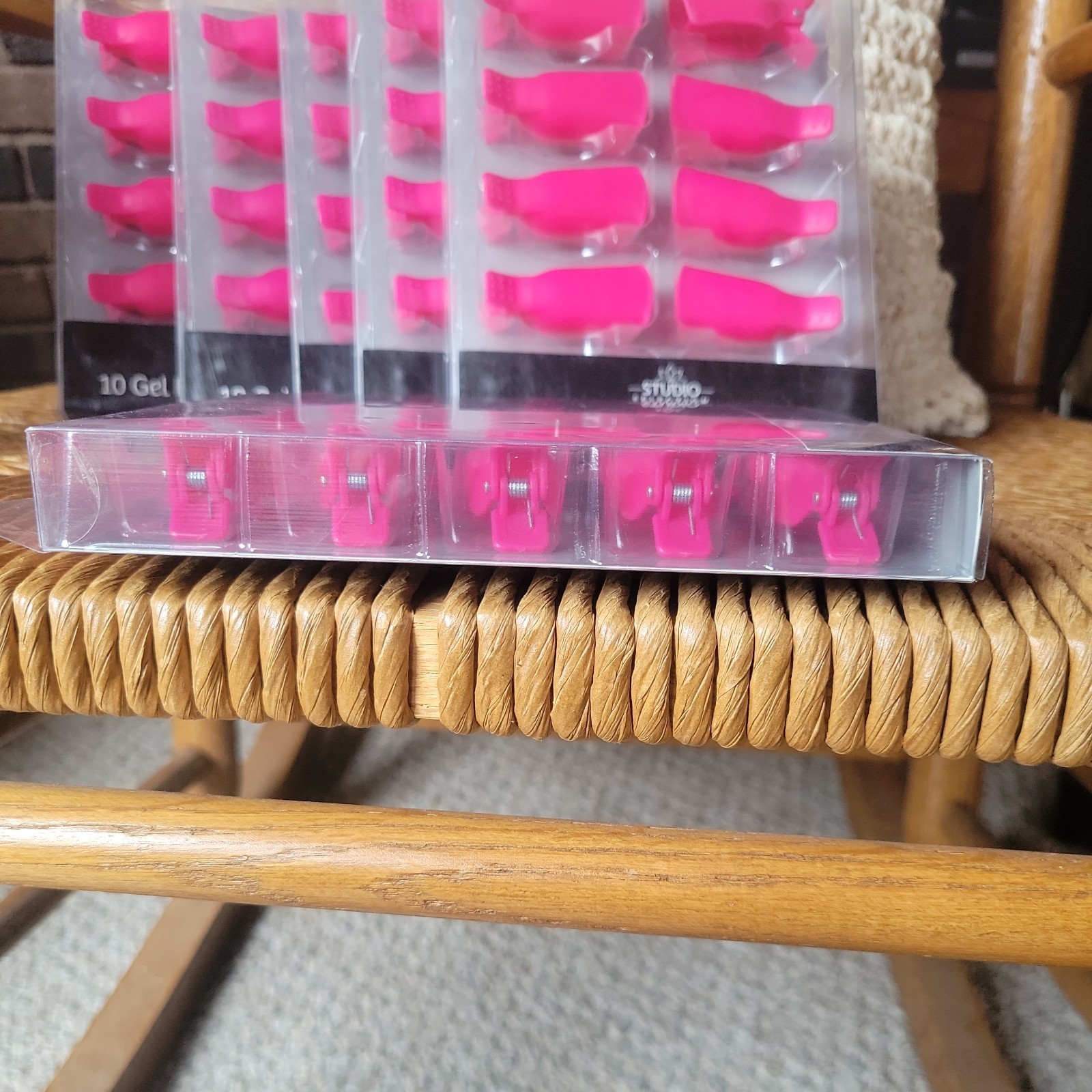 Studio Selection 10 Pink Gel Polish Soak Off Clips, lot of 6