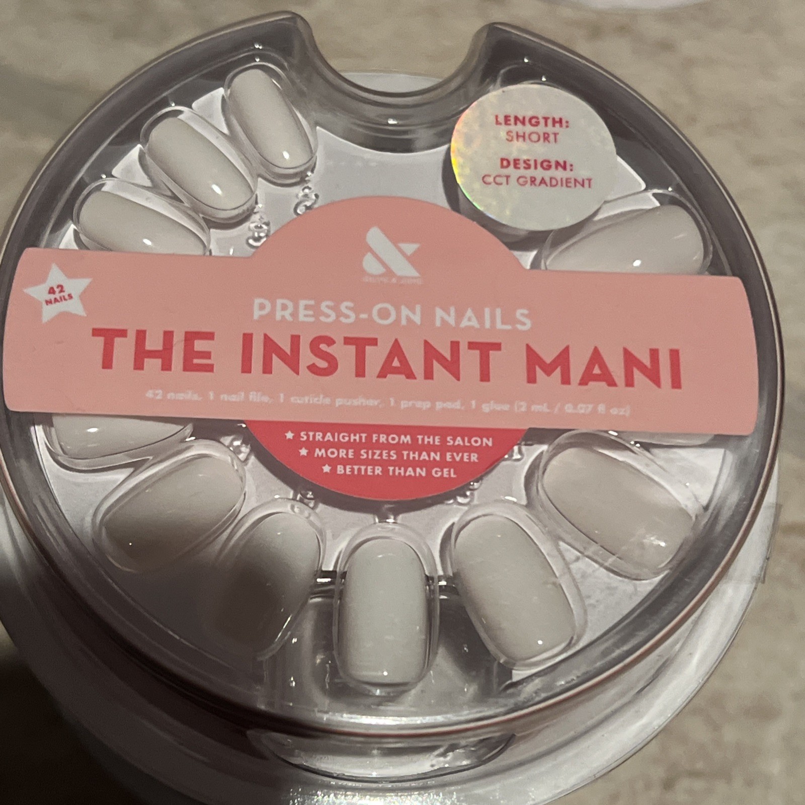 Olive & June The Instant Mani Press-On Nails – CCT Gradient – Short Round