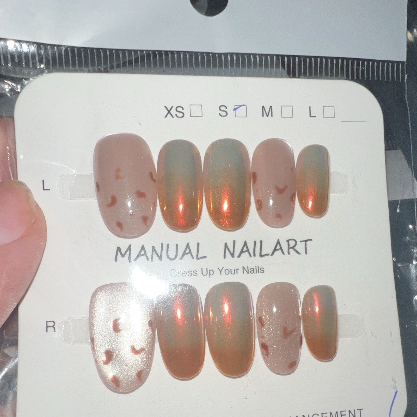 MANUAL NAILART Oval Medium Press-On Nails Ombre Shimmer Nude/Orange