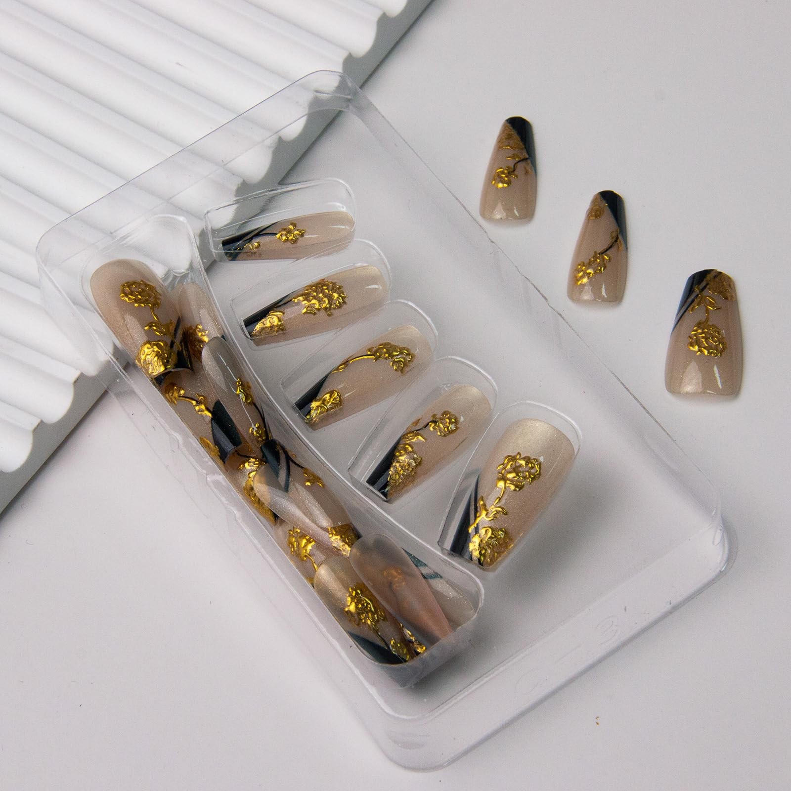 Press on Nails Medium Square Fake Nails Gold Rose Flowers Acrylic Nails Black…