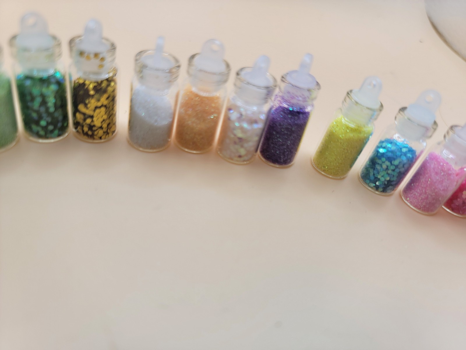 16 Bottles Mini Glitter Glass Vial Charm Nail Art Caviar Microbeads Set Crafts