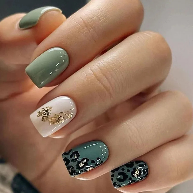 24 pieces of ins style short press on nails (square shape) paired with 1 piece