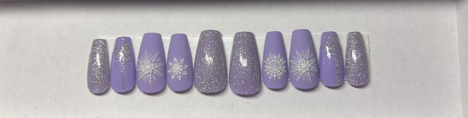 Purple matte and shiny snowflakes press on nails