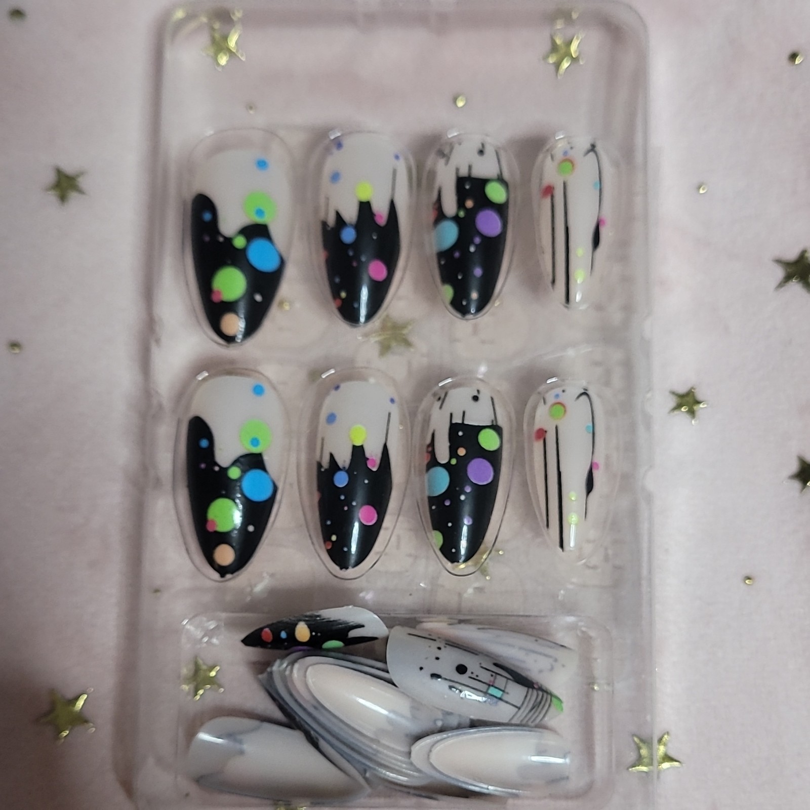 Full Cover Press-On Nails Abstract Oval Medium Black/White Multicolor