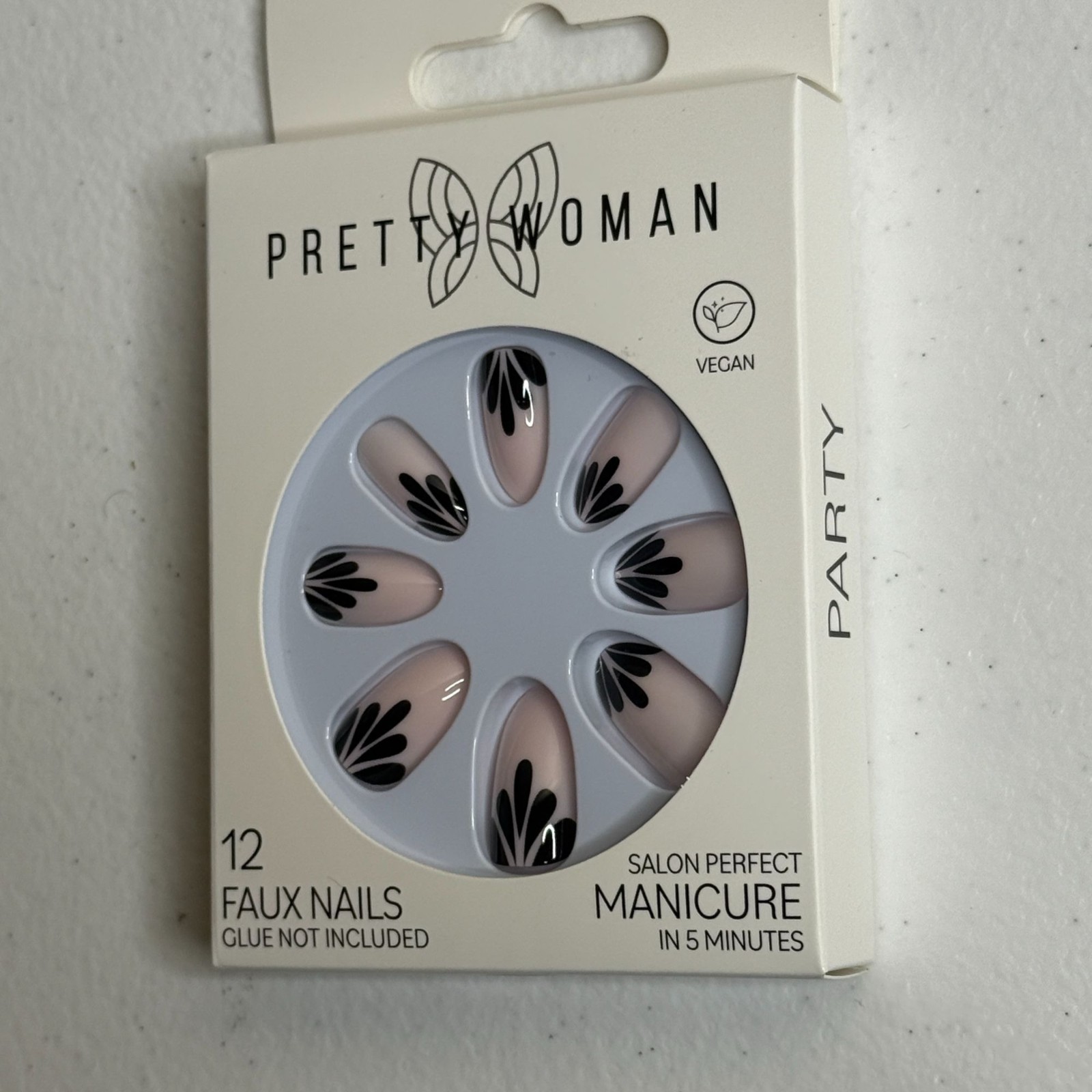 Pretty Woman Floral Almond Press On Nails 12pc Vegan No Glue Nail Set