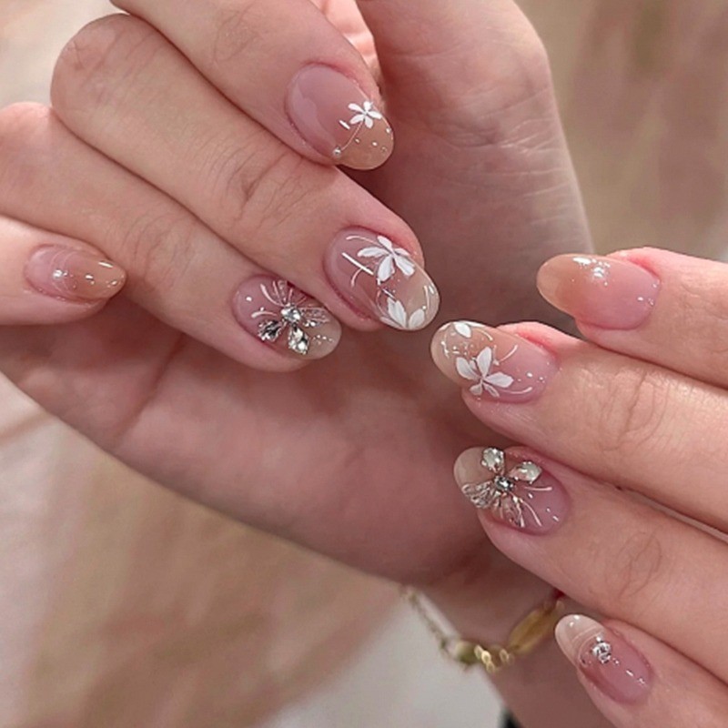 48Pcs-Short Round Nude Gradient White Floral Rhinestone Design Press on Nails