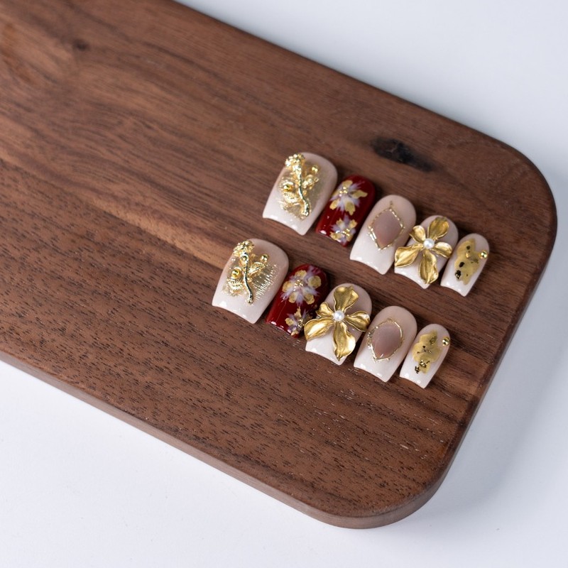 10pcs Wine Red Short Square Nails 3D Gold Flower Handmade Luxury 2026