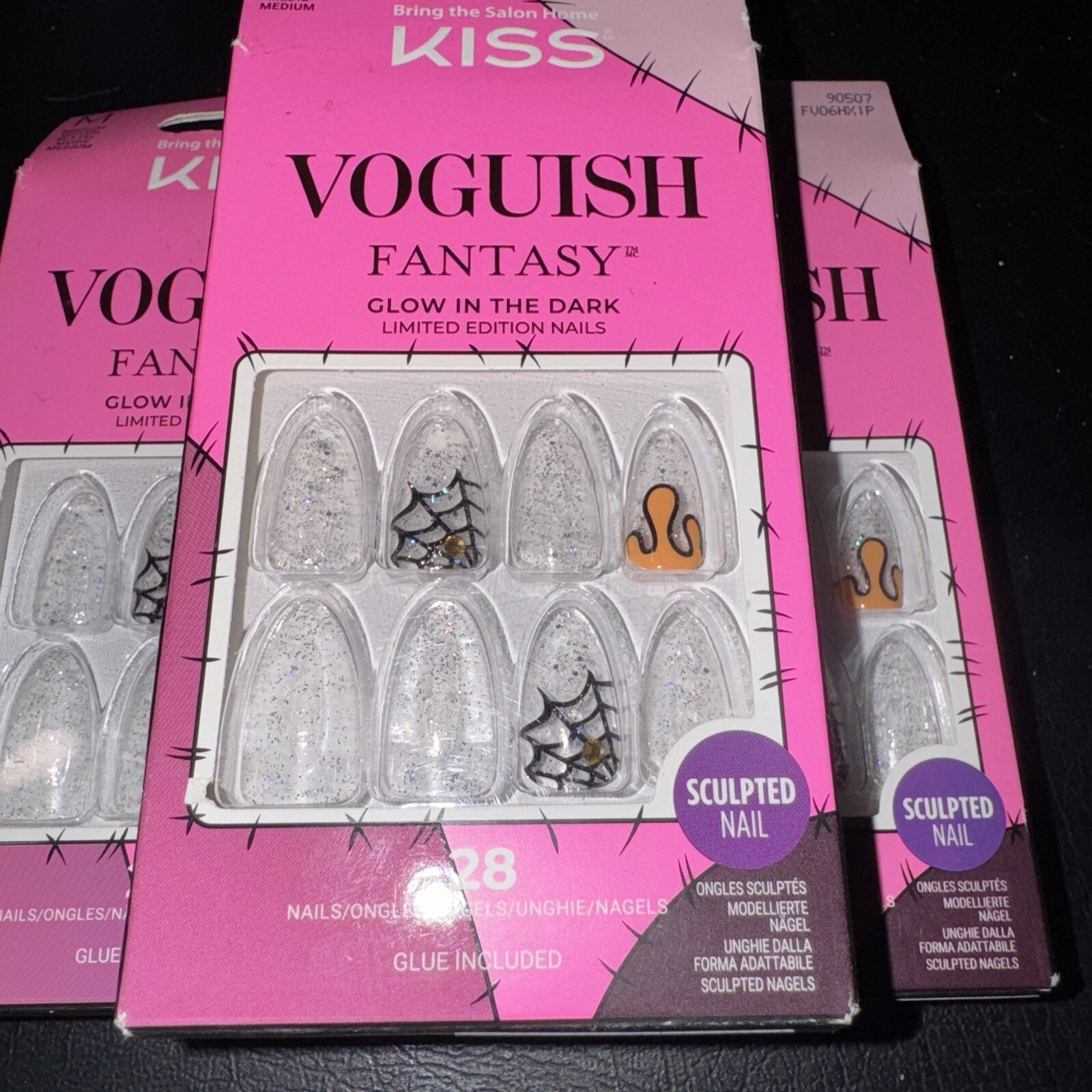 Kiss Voguish Fantasy Glow in The Dark Gel Nails Medium Clear Glitter Web 3 Pack
