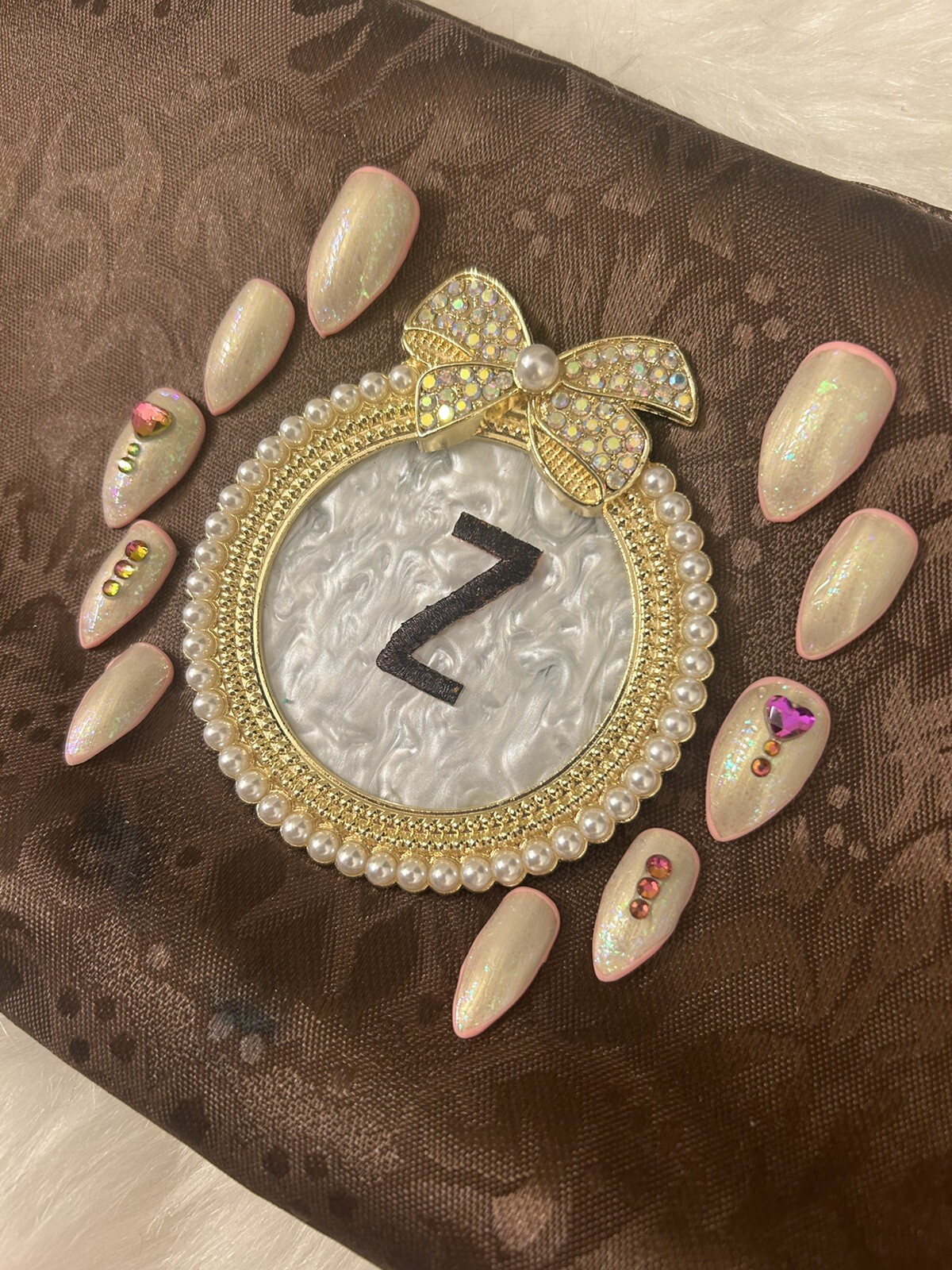 Z NAILZ! Gorgeous Set Of M Off White Almond Aurora Press On Nails With Bling